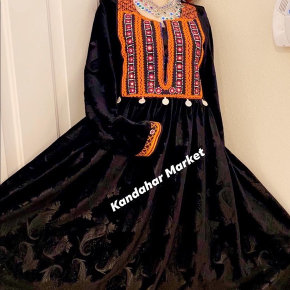 Dress - Picture 5 of 6